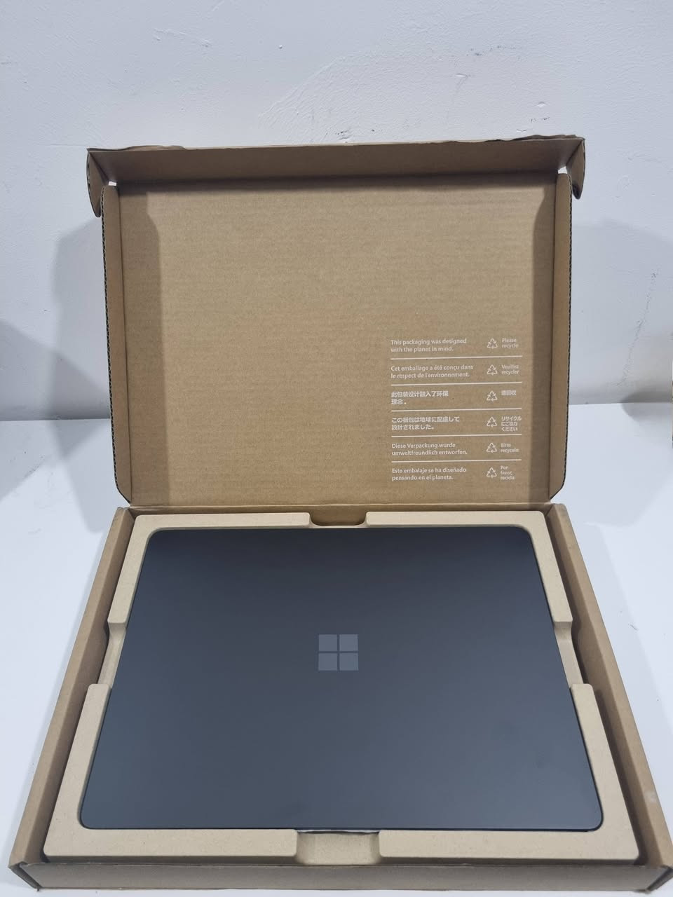 💻Microsoft Surface Laptop 7💻

🔹️الرام:16GB 
🔹️الذاكرة:512GB 
🔹️المعالج:Core ultra 7  266v
Arc™ Graphics :معالج الرسومات🔹️
🔹️الشاشة: حجم 13.8بوصة لمس نوعPixelSense™ Flow دقة الشاشة [2k] بمعدل تحديث 120 هرتز
🔹️ البطارية : 54Wh 
الكمية محدودة سارع بالحجز


**إذا كنت صاحب هذا الإعلان وتريد حذفه لأي سبب، رجاءا أرسل رسالة إلى الدعم الفني**