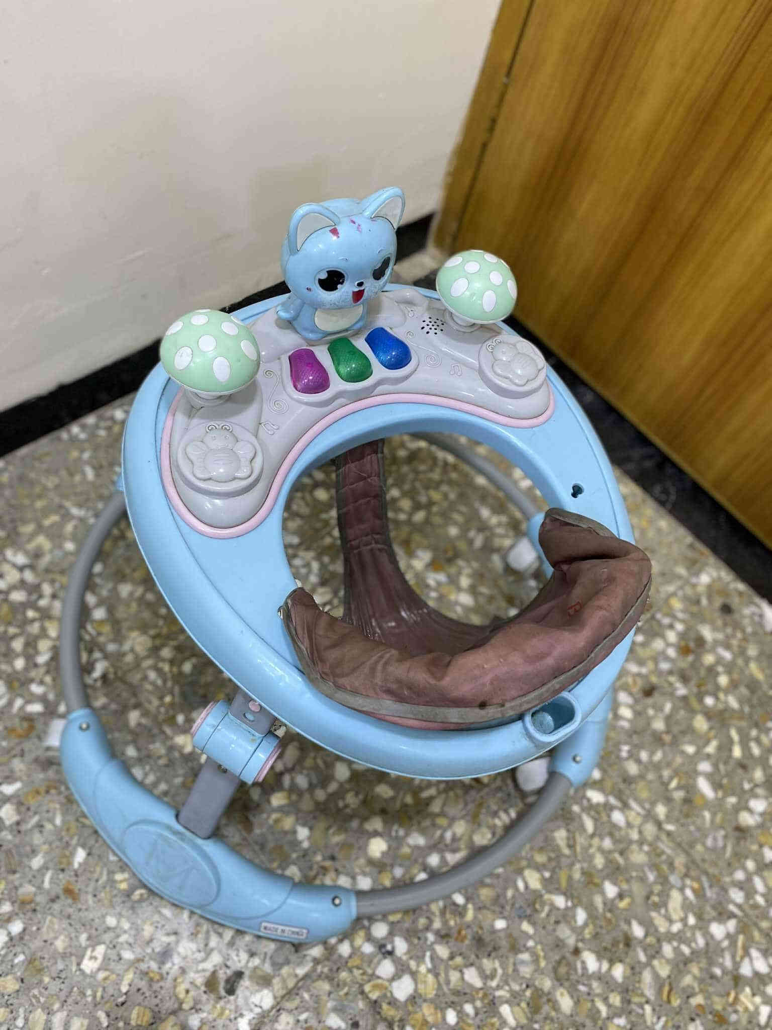 سلام عليكم غراض للبيع مكان دوره ابو دشير اكو توصيل بكروه شراي يتفضل خاص او وتساب ***********
