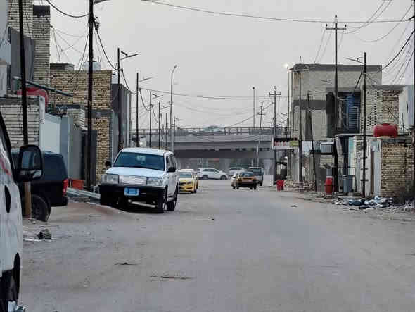 بيت 200 طابقين بل خط اول شرط يبعد عن شارع العام 75

متر ماء وكهرباء واتبليط الحد باب بيت عرض شارع 15 متر

البناء طابوك جمهوري صب كونكريت مرمر جمس بورد سطح شتاكير شغل درجه اوله خدمات كله متوفره مشمول بتطويب مرقم من قبل البلديه وسند 25 الاستفسار خاص او اتصال على رقم تالي *********** أو تساب
