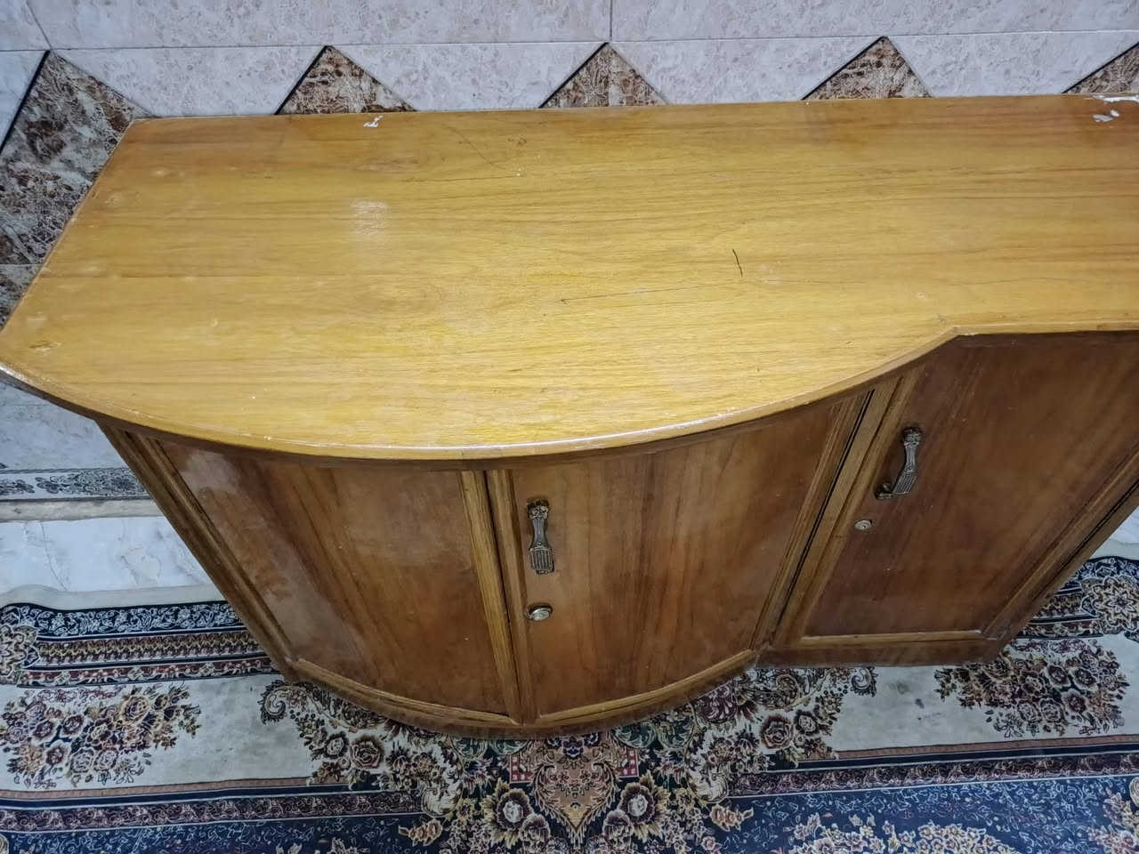غرفه اخشاب ست ابواب ملحق للبيع السعر 600صاج الزاويه كنتوريه موديل حديث العنوان بغداد وكو توصيل انتصال ***********متواجد وتساب

