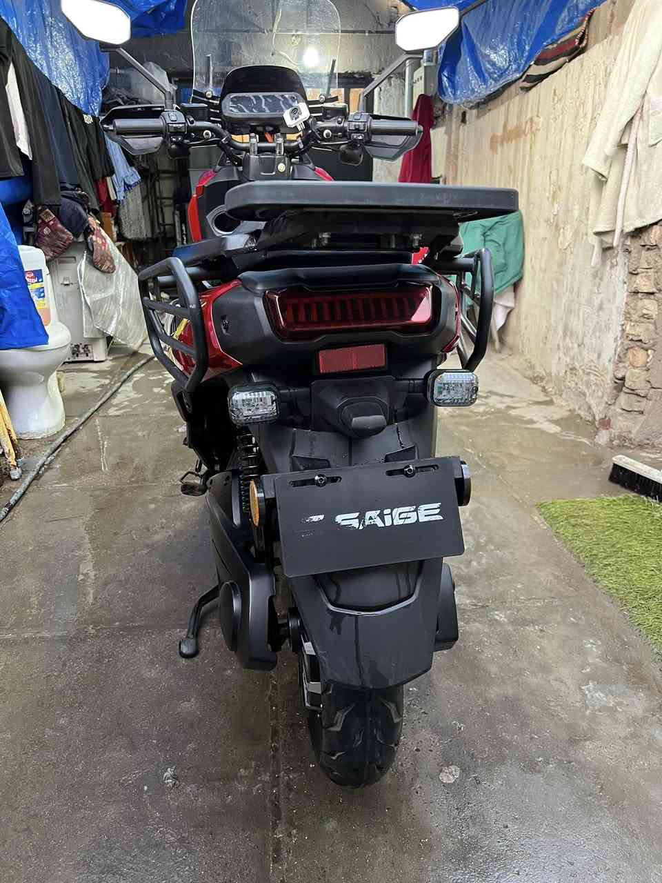 السلام عليكم دراجه شحن اباجي للبيع بطاريات عدد6 ليثيوم خير من الله دراجه كلش نضيفه السعر900 الف رقم مكان حي أور الهاتف***********
