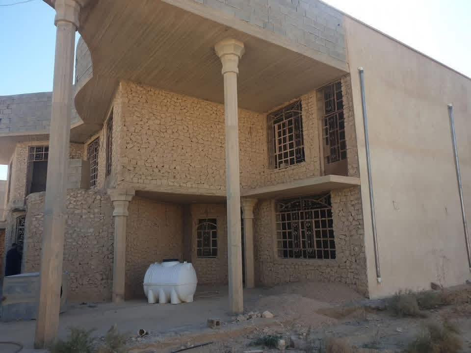 بسم الله و صلاة على رسول الله 

دار للبيع طابو صرف خلف ساحة الغاز 
على الشارع المؤدي الى دار الشيخ محمد الفتيح
يتكون الدار من طابقين 
الطابق الأول 
هول +استقبال +غرفتين +مطبخ حار بارد
+الأرضية صب خشن +البيت بالكامل سطار 
+مجمع صحيات داخل خارج+حديقة + تسليك كهرباء سيمنز بالكامل + تأسيس المجاري 
الطابق الثاني
خمس  غرف +صحيات +السطح كامل شتايكر 
المساحة (400)متر نقص فقط بياض و سيراميك 

تصميم على ايد مهندس ڤله مصغره
تعال شوف وقيم البيت ميتقيم بلصور
السعر على الخاص

لاستفسار ⤵️

‭***********‬
