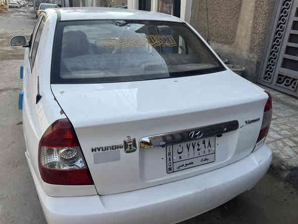 فيرنا ٢٠١٢ للبيع سيارة بيها باب مبدل بشركة عامة الي خلف السايق وجاملغ جهة سايق صبغ وبيها بارد موضح بالفديو كير  اوتماتيك ومحرك خير من الله تبريد منضومة جديدة سيارة كلشي مناقصها متصرف علها كلشي السعر 69 وبيها مجال قليل للشراي تواصل خاص او هذا الرقم فقط واتساب *********** مكان بغداد الامين الثانية
