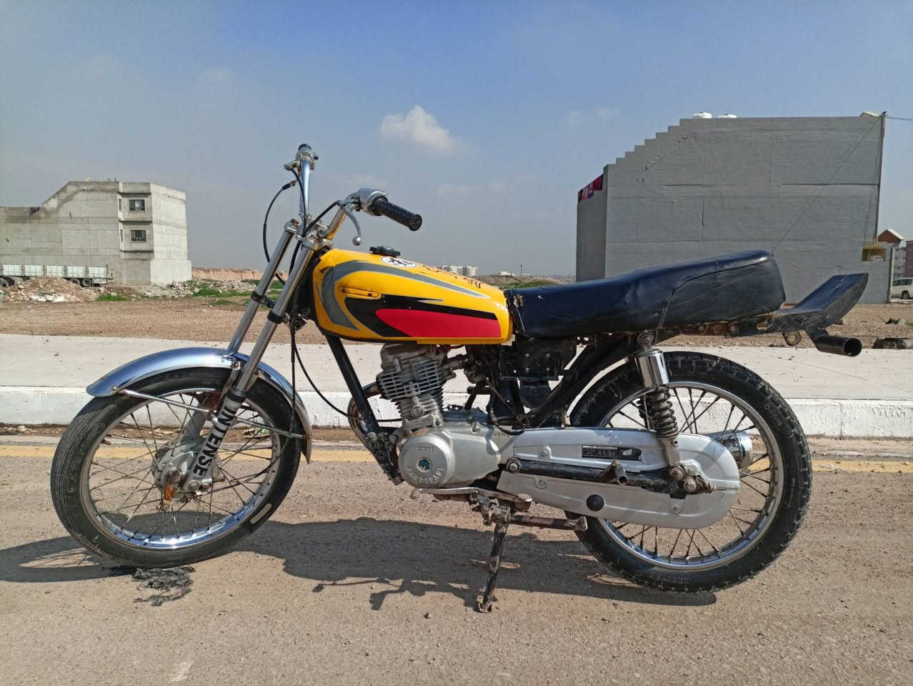 للبيع شرط من كلشي مكينة لاصرف ولانفخ دبلات شغالة سعر 250 رقمي ***********
