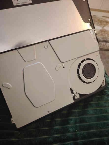 السلام عليكم بلي ٤سلم لجهاز لوك ستيكر ممستخدم هواي نضام ١٢.٥٢ نهايه الشهر يتهكر مكاني بغداد رجأ السعر ثابت رقمي *********** بغداد
