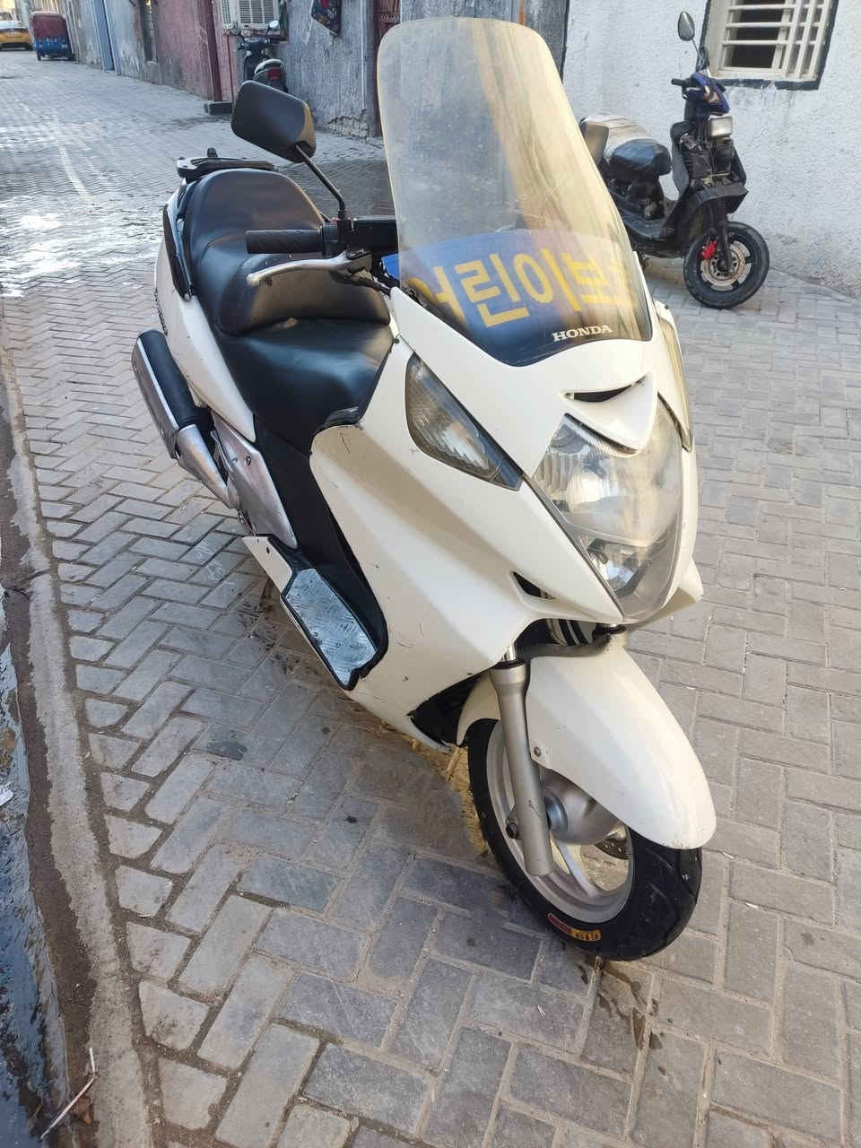 السلام عليكم شباب سلفر ونج 600 كهربائيات كلهه شغاله دراجه حلوه العلوان مدينه الصدر
***********
