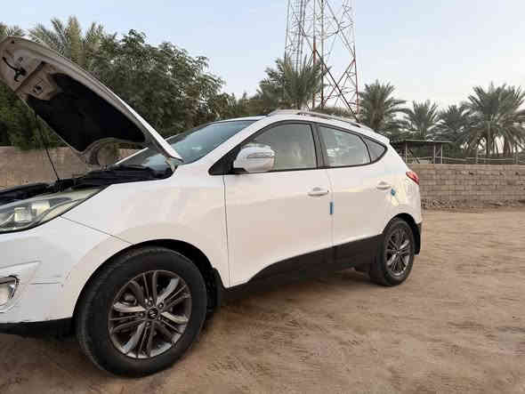 السلام عليكم توسان للبيع خليجيه موديل 15كفاله عامه شرط التحويل كير محرك وظع الشركه برغي مامفتوح بيه حداديه جيده تدفئه وتكييف جديد. فول مواصفات عدى الفتحه لد امامي خلفي.اشاير بالمري.جرس من تعبر ١٢٠ ..حساس خلفي كشنات جلد مكينه ٢٠٠٠ دوش ماشيه ١٥٥ وضع الشركه....بيه بارد بقبق الحنطه موضح بالصوره والدعاميات بيهم صبغ كما موضح بالصور ....رقم انكليزي اي دائرة مرور قريبه عليك تداور بأي محافظه.  السعر المطلوب .....١٥٨ .....وبيه مجال الطيبين ...التصال مفتوح بأي وقت على الرقم التالي.....***********
