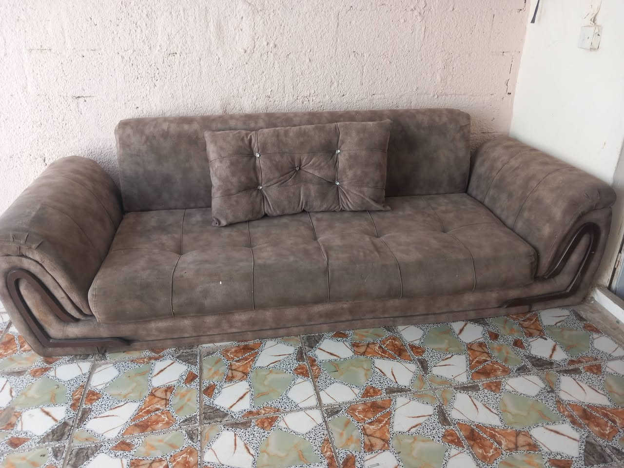 السلام عليكم غراض للبيع بسعر مناسب جدا الي يريدهن يتواصل وياي


**إذا كنت صاحب هذا الإعلان وتريد حذفه لأي سبب، رجاءا أرسل رسالة إلى الدعم الفني**