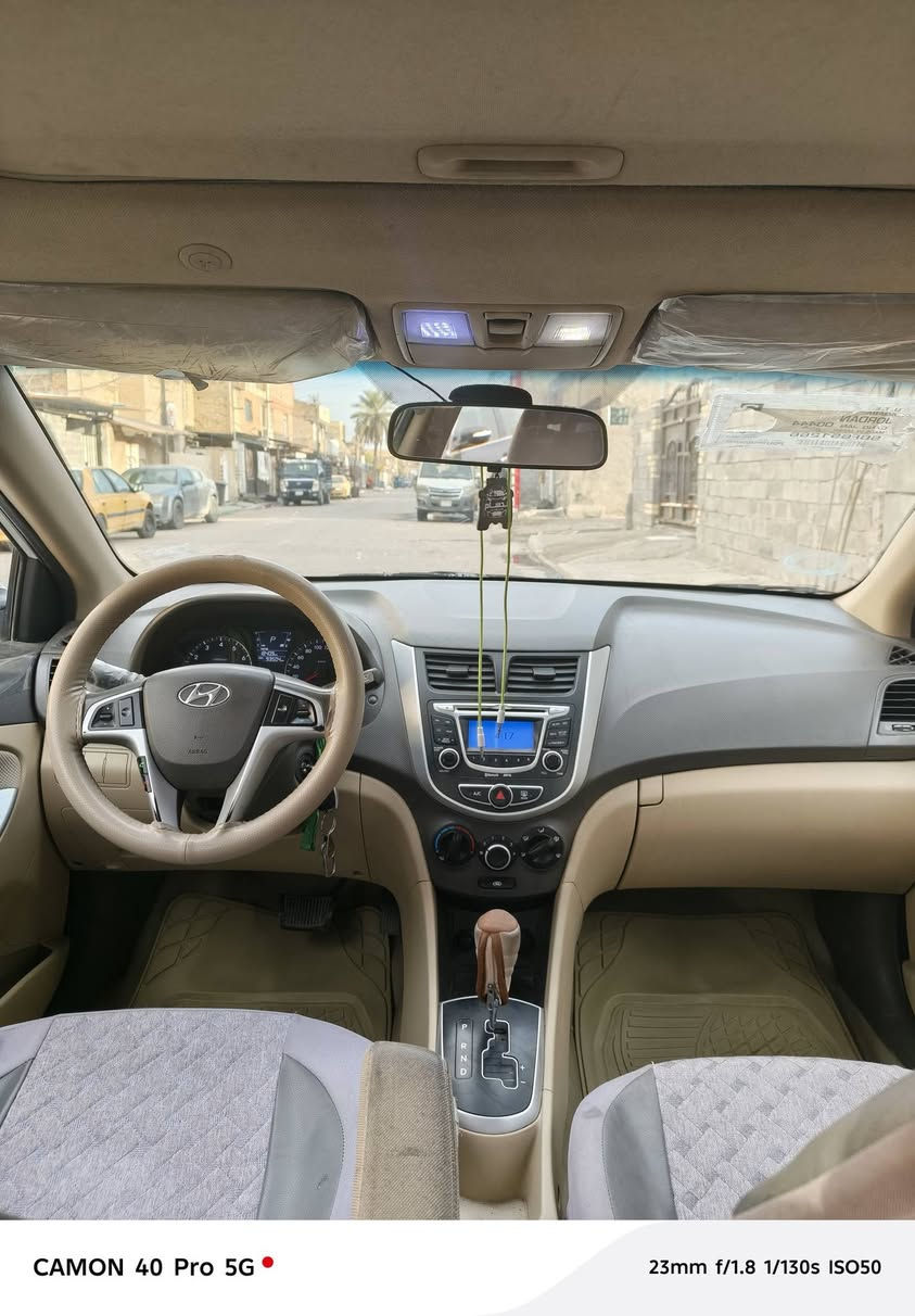 السلام عليكم
للبيع اكسنت مضلع موديل ٢٠١٢ بغداد خليجي فول بلو دبل قطرة فتحه وتحكم ستيرن حساسات خلفية 

سيارة نضيفة عندي من ٢٠٢٠ ماشيه ٩٦ ألف بيه صبغ الدوسة جه الصدر وبارد بالجاملغ الخلفي شي بسيط الباقي مكفولة من كلشي السعر ١٠٨ مكاني بغداد الشرطة الخامسة للاستفسار ***********
