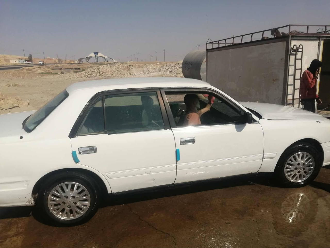 كراون تيوتا موديل ٩٨
تكم مو محور 
كير عادي
محرك ينقص
قرفته تعبانه
صبغ ماكنات
شرط لا قص ولا كلب
رقم نينوى فحص 
انا الشرعي 
السعر ٤٤ ورقه
الهاتف ***********
ربيعه قرية عوينات
