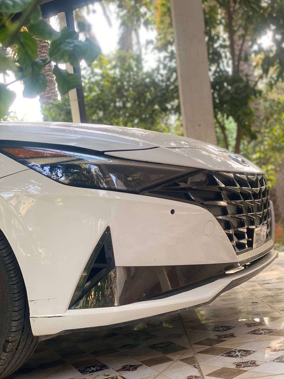 🚗 للبيع: Hyundai Elantra Hybrid فل كامل – وارد أمريكي 🇺🇸
🔹 موديل: 2023
🔹 ممشى: 55 ألف كم
🔹 اللون: أبيض 🤍
🔹 رقم: بغداد إنكليزي
🔹 حادث: بسيط جداً (غير مؤثر)
🔹 الحالة: نظيفة جداً وكلشي يشتغل 100٪

✨ المواصفات:

✔️ محرك 1.6 هايبرد اقتصادي جداً
✔️ فتحة سقف
✔️ مقاعد جلد
✔️ شاشة كبيرة + عدادات ديجيتال
✔️ Apple CarPlay & Android Auto
✔️ تشغيل بصمة + دخول ذكي
✔️ تبريد وتدفئة مقاعد
✔️ رادار أمامي + مثبت سرعة ذكي
✔️ نظام المحافظة على المسار
✔️ مراقبة النقطة العمياء
✔️ كاميرا خلفية + حساسات أمامية وخلفية
✔️ لايت زنون أمامي
✔️ بك لايت خلفي متصل (شكل رياضي مميز)
✔️ جنوط رياضية + أضوية LED+زنون بلادي ولد نهاري 

🚘 السيارة ما تحتاج أي صرف وجاهزة للفحص بأي مكان.
استخدام شخصي ونظيفة جداً.

💰 السعر: 165 ورقة 
📌 بيها مجال بسيط 

📍 الموقع: بابل
📞 الاتصال المباشر: ***********
❌ غير متواجد على فيسبوك 

⚠️ملاحظة السياره مابيها قطرة صبغ بس بارد نفس ما موضح بل منشور على حادث امريكا( وكله راجع على بارد ) وبيها بارد شبر باب الصدر  اليمنى فقط وبي مكان يعجبك روح افحص
