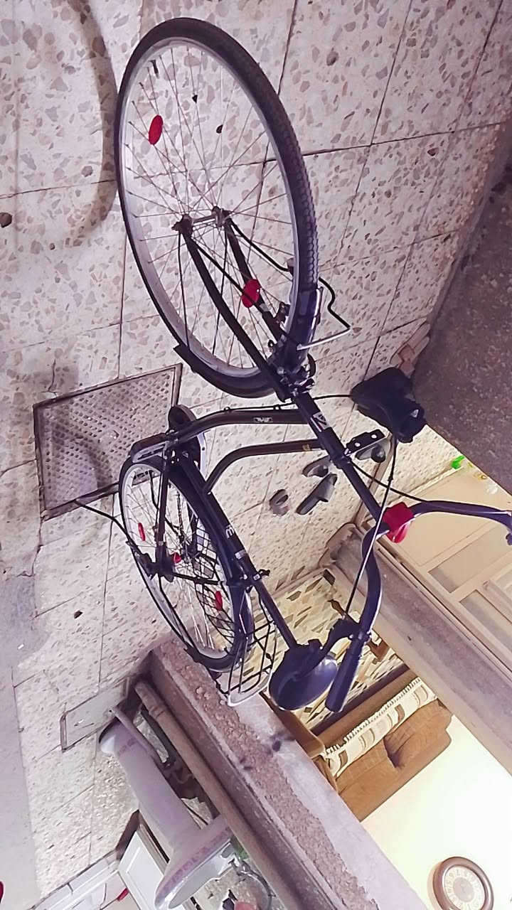 سلام عليكم بايسكل للبيع موديل 2022 صالة 4 أشهر من نزل من رمبة بايسكل نضيف كلش ياباني كلوب امامي داينمو السعر 110 وبي مجال العنوان بغداد الجديدة الاستفسار *********** متواجد ماسنجر واتس اب
