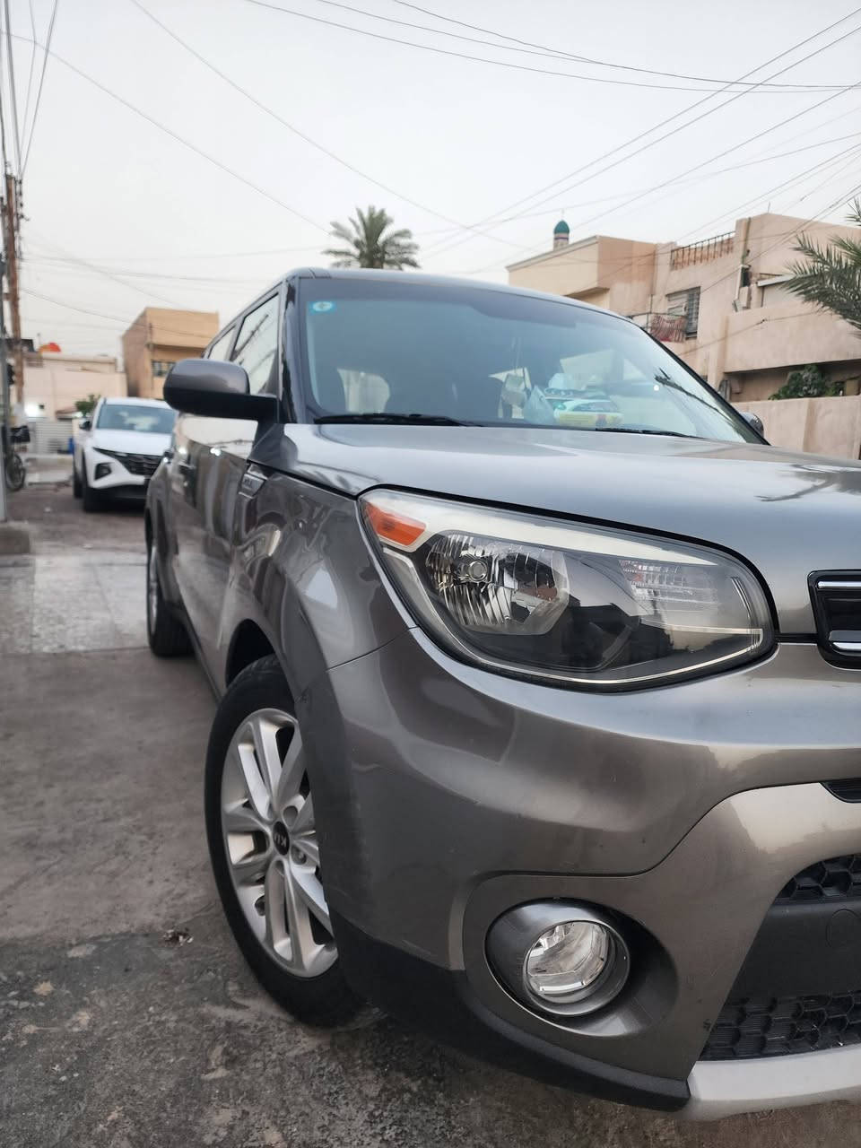 السلام عليكم
للبيع كيا صول ٢٠١٩ 
محرك ٢٠٠٠ GDI
ماشية ٤٧ الف 
حادثها فقط بنيد مبدل ومصبوغ
السيارة نظيفه 
السعر ١١٥ وبيها مجال 
للاستفسار ***********
مكانها بغداد حي العامل
