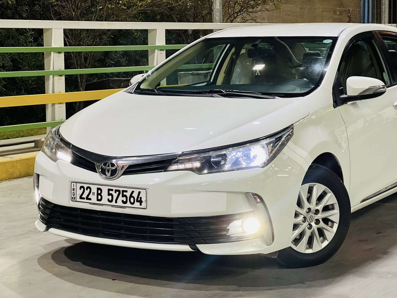 السلام عليكم كورلا 2019 مكينه 2.0 للبيع
تويوتا كورلا 2019 خليجي مكينه 2000 
موصفات XLi معروف 
كامره خلفيه حساس خلفي تحكم استيرن جهتين كروز سرعه مثبت سرعه ويل كب بلاد شاشه 
لد امامي نهاري لد بكلايت خلفي 
داخل جلد + نضام سبورت  
ماشيه 119 الف حقيقي 
السونار مرفق بل منشور بيها فقط جاملغ وشبر بلبنيد صبغ بدون فتح 
‏السعر : 150 وبيها مجال حك الجيه
مكانها بغداد حي القاهره 
***********
