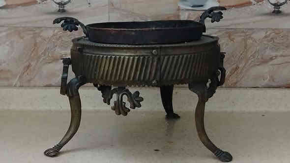 منقله نحاس قديمه عثمانية
وزن ثقيل جدا تقريباً ١٥ كيلو
الارتقاع ٢٩ سم القطر ٣٩ سم
السعر ١٧٥ الف  
***********
