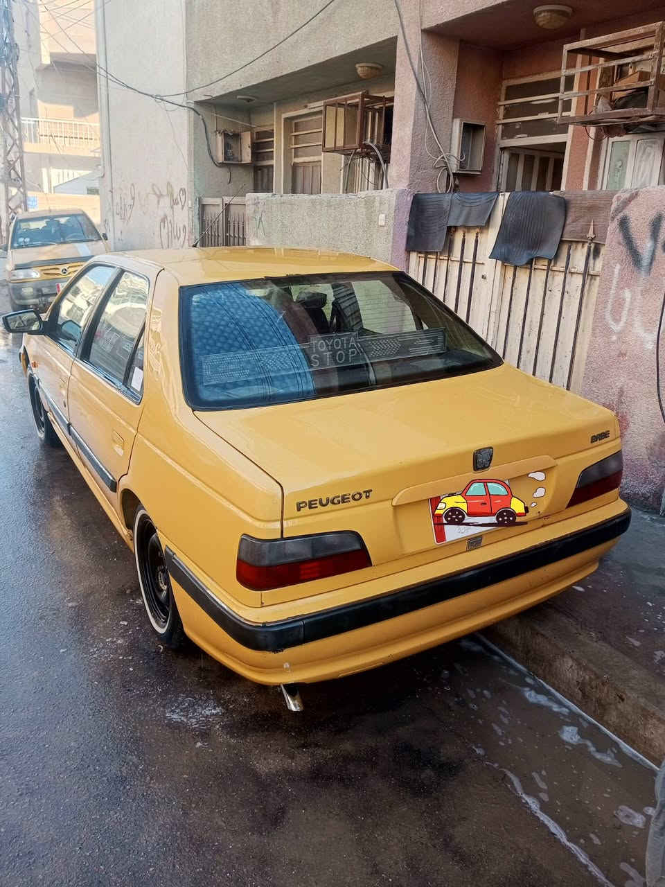 سلام عليكم بيجو بارص للبيع موديل 2015كير محرك خير من الله صدر خلفي امامي جديد تخم تايرات جديد بسمي مكان بغداد ***********
