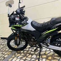 دايون ديفنجر للبيع دراجه حلوه استعمال بسيط  مناقصها شي  محور تاير خلفي...