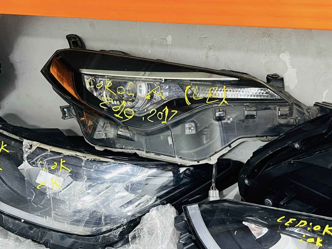 لايت كورلا 2017 الى 2019 
ايمن امريكي اصلي اصلي 
***********
