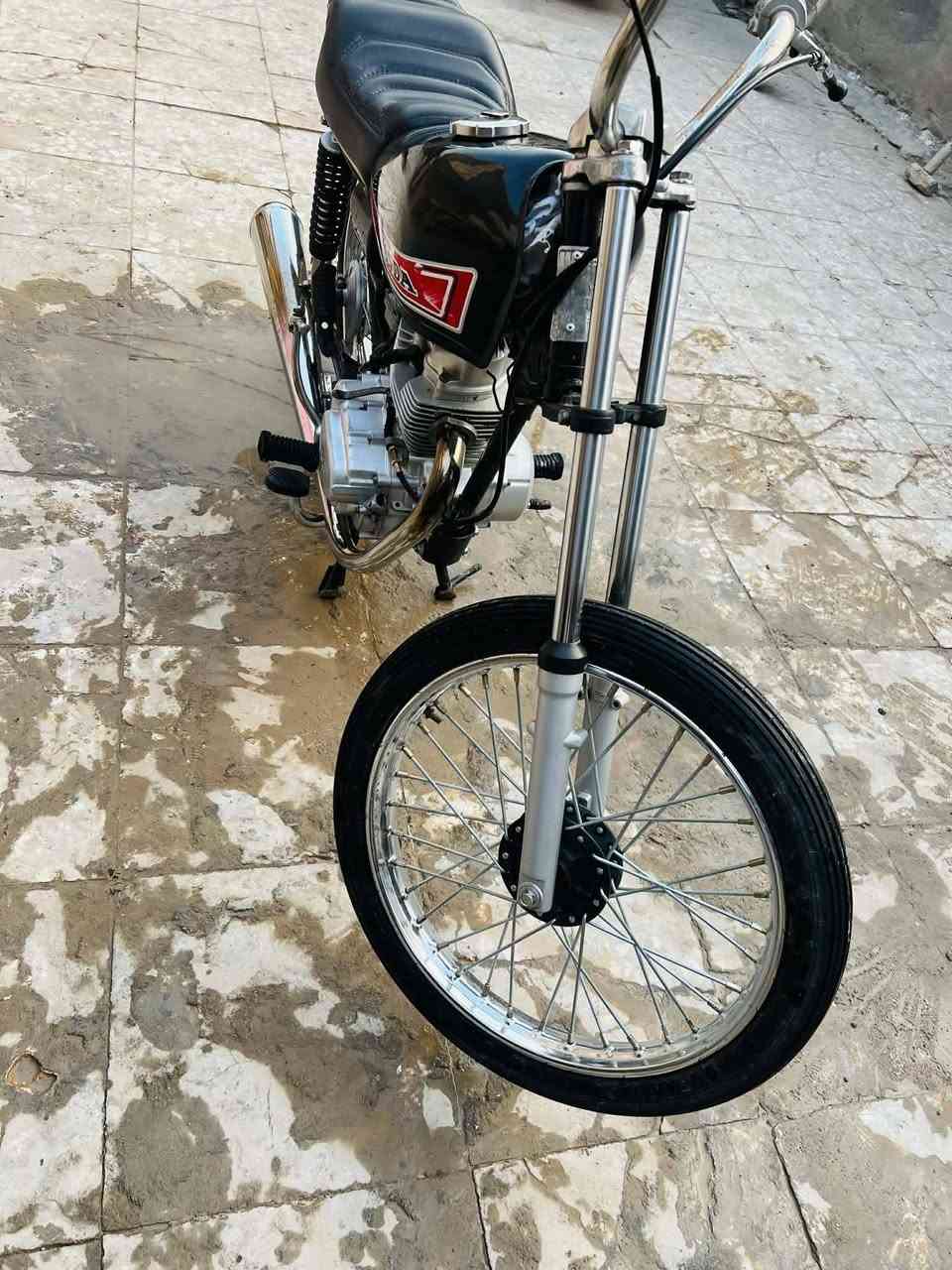 دراجه نامه للبيع شاصيها 20 نامه بلاد وكيلها نوار محركها 21 وغراضها كلها جدد ب750 وبيها مجال دراجه يرادلها ترتيبات بسيطه هذا رقمي *********** متواجد بلفيس ليريد يستفسر يراسلني
