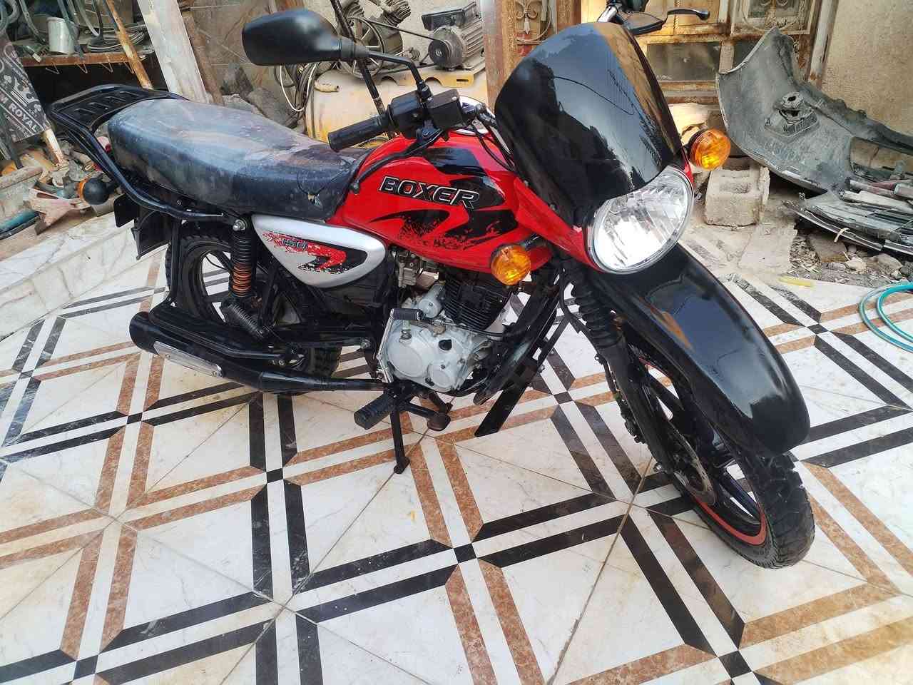 بوكسر للبيع مديل ٢٢ رقم وسنويه لرقم بعده ما مستلمه موجود لوصل سعر مليونين وميه١٠٠ ٢ مكان قرنه بني منصور رقم الهاتف ***********
