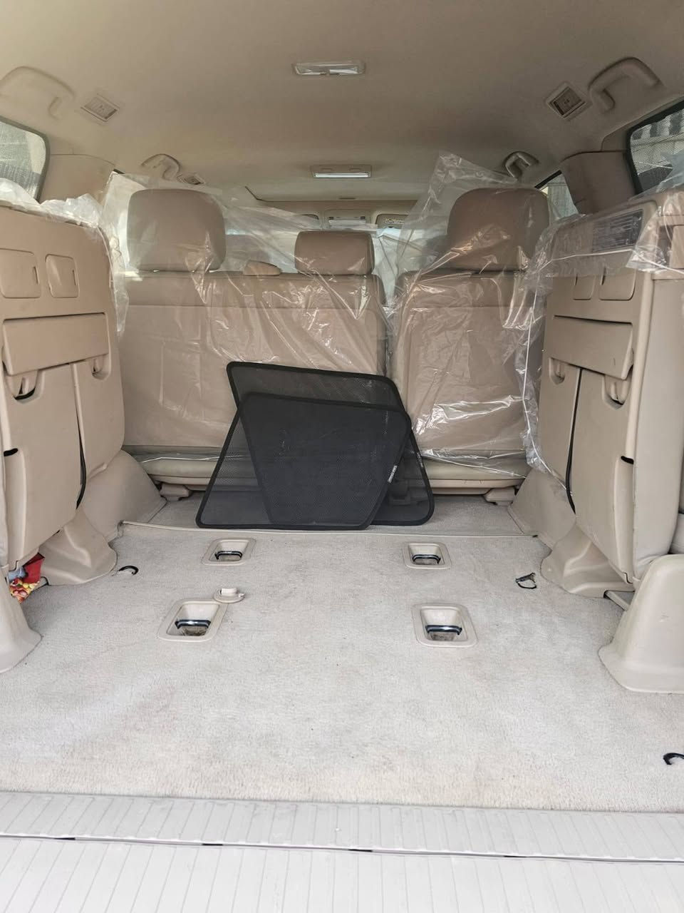 السلام عليكم 
للبيع جكساره 
2014 بريم 

فتحه 

بصمه 

3 شاشات 

مري قلاب عنده الرجوع وشفط 

تشغيل عن بعد 

جام ينزل ويصعد بلبصمه 

كشنات جلد شرط جدد 

السياره جديده داخل خارج 

تخم تاير جديد 

صدر جديد امامي خلفي 

بيها صبغ نص الجاملغ الايمن شخط ونصبغ على كده 

السعر اتصل او اكتب رقم 1 يوصلك خاص 

***********
