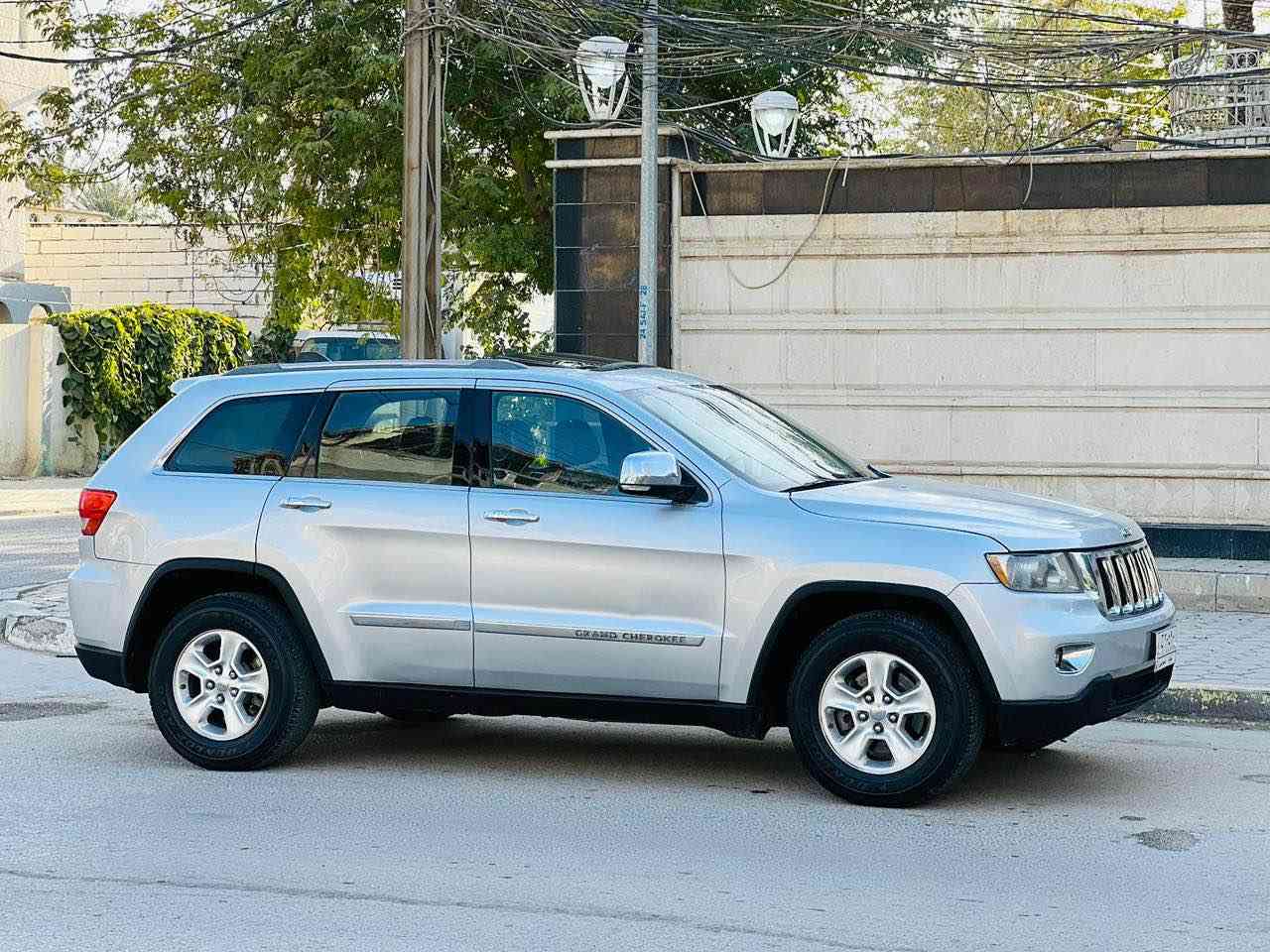 جيب لاريدو مديل 2011   فول مواصفات لمتت سعر 124وبيه مجال للاستفسار الاتصال***********  وارد مريكي جاملغ بدون دواخل وبيه رشات صبغ جماليه مواصفات فول و 1عله1 اعله فئة داخل قرميطي بنرامه بصمه تشغيل  بصمه بواب  سيدي بلجكمجه تشغيل عن بعد جنطه شفط كشنات جلد وكهربائي وتدفئة تبريد بلكشن شاشه جبيره كامره دواره مري قلاب ثلث وضعيات قياده مثبت سرعه تحكم ستيرن قطعتين ستيرن كهربائ وبعد بيهه هواي مواصفات مكينه سته 6سلندر 3600  حداديه جديده تبريد شغال رقم بغداد سنويه لل 28مشروع وطني سياره جديده واحله من صور مكان سياره كربلاء كربلاء, العراق
