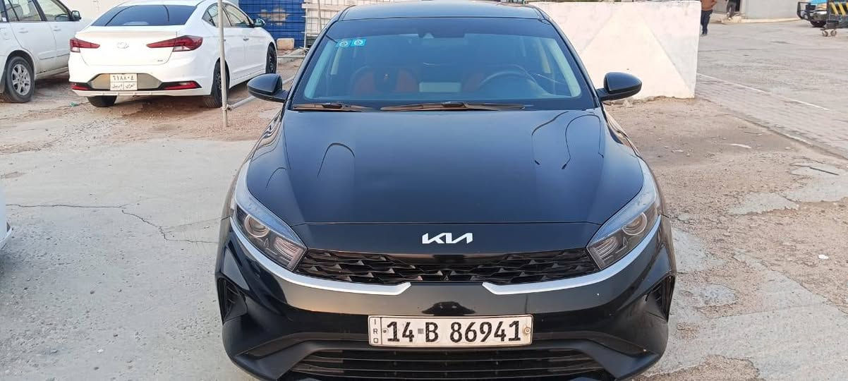 اسلام عليكم سياره فورتي للبيع موديل 2023 كفالة عامه سياره ماشية ٣٤ نسبه غرق ١٠ بالميه اني مكلف بلنشر هذة رقم صاحبه والتفاصيل يمه مكان السياره بصره سياره تحويل ثاني يوم رقم السياره بصره  ***********
