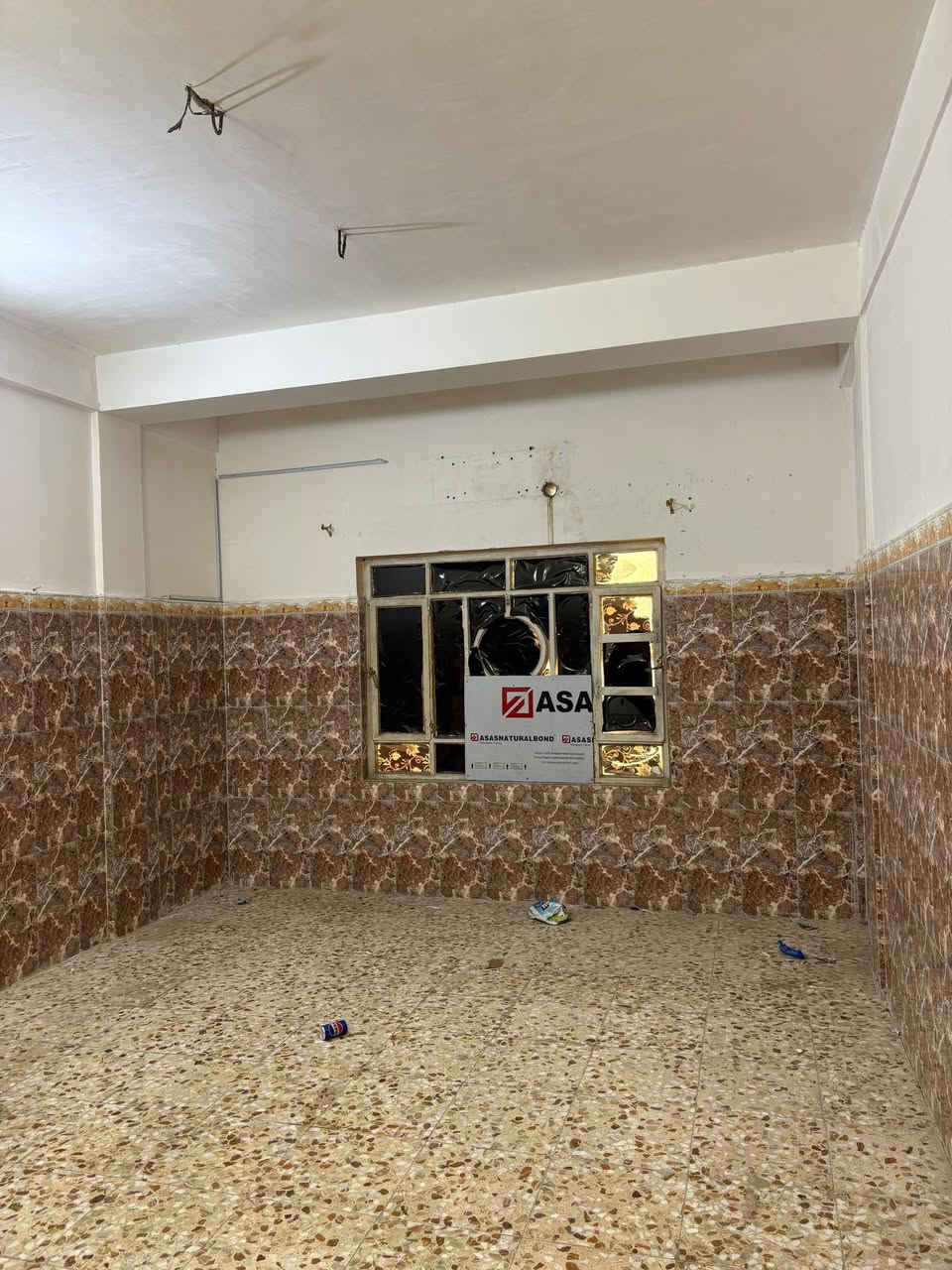 شـركه أنـوار الجـزائـري للأستثمار العقاري 
شقة طابق اول للأيجار 
العنوان :  الجبيله شارع السايلو 📍
المساحه :   110 
 تحتوي على  :  غرفتين منام 2 + صاله + مطبخ + صحيات + ضمن بنايه سكنيه 
سعر الأيجار / 450 الف    
تصلح للسكن العوائل فقط  
للتواصل : 
***********
***********
***********
