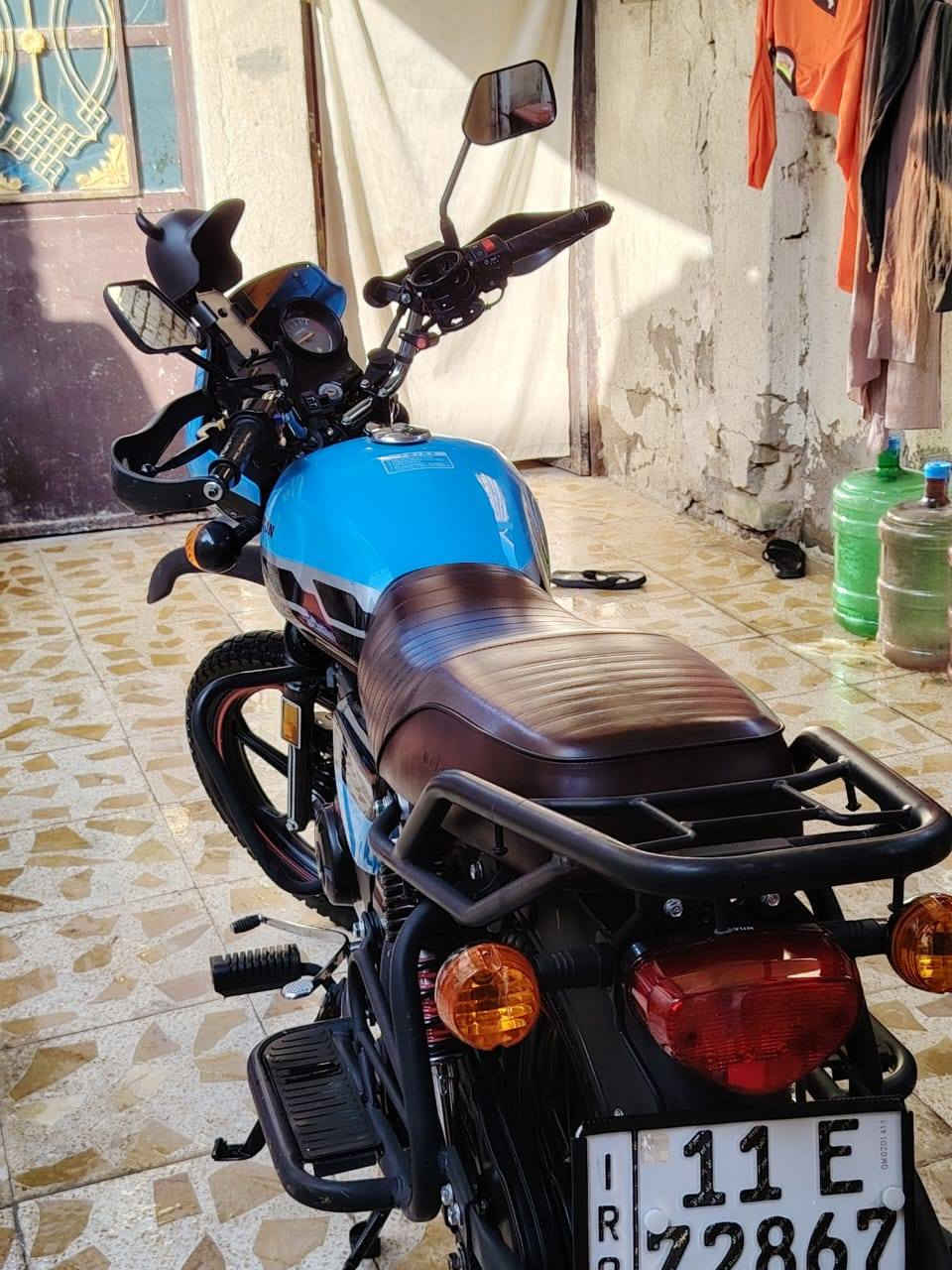 سلام عليكم دراجه دايون جبلي ام الشاصي القوي موديل 2023 طالعه بل 2025 ماشيه 20 الف دراجه كفاله عامعه  مابيه نقص برغي كفاله كفاله تجي وتفحص عنوان بغداد حي اور رقم ***********
