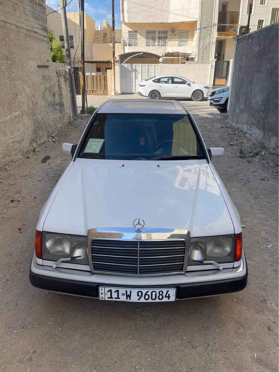 مرسدس ٣٠٠
موديل ١٩٨٨
محرك اسود عنكبوت (مكفول)
كير اوتو (مكفول)
تبريد 
سلايد 
رقم بغداد باسمي (رقم الدولي) 
سياره بيها صبغ تقريبا ٤ قطع سونار موجود بالمنشور 
قماره و بنيد و 
جنطه بدون صبغ 
 تخم تاير 
صدر جديد
كهربائيات بلاديه بدون تجطيل 
كشن كهرباء 
تجاوي خلفيه كهرباء 

السعر ٩٠$ ورقه 
مكاني بغداد نفق الشرطه حي حطين 
*********** 
ضياء الاسدي بغداد, العراق
