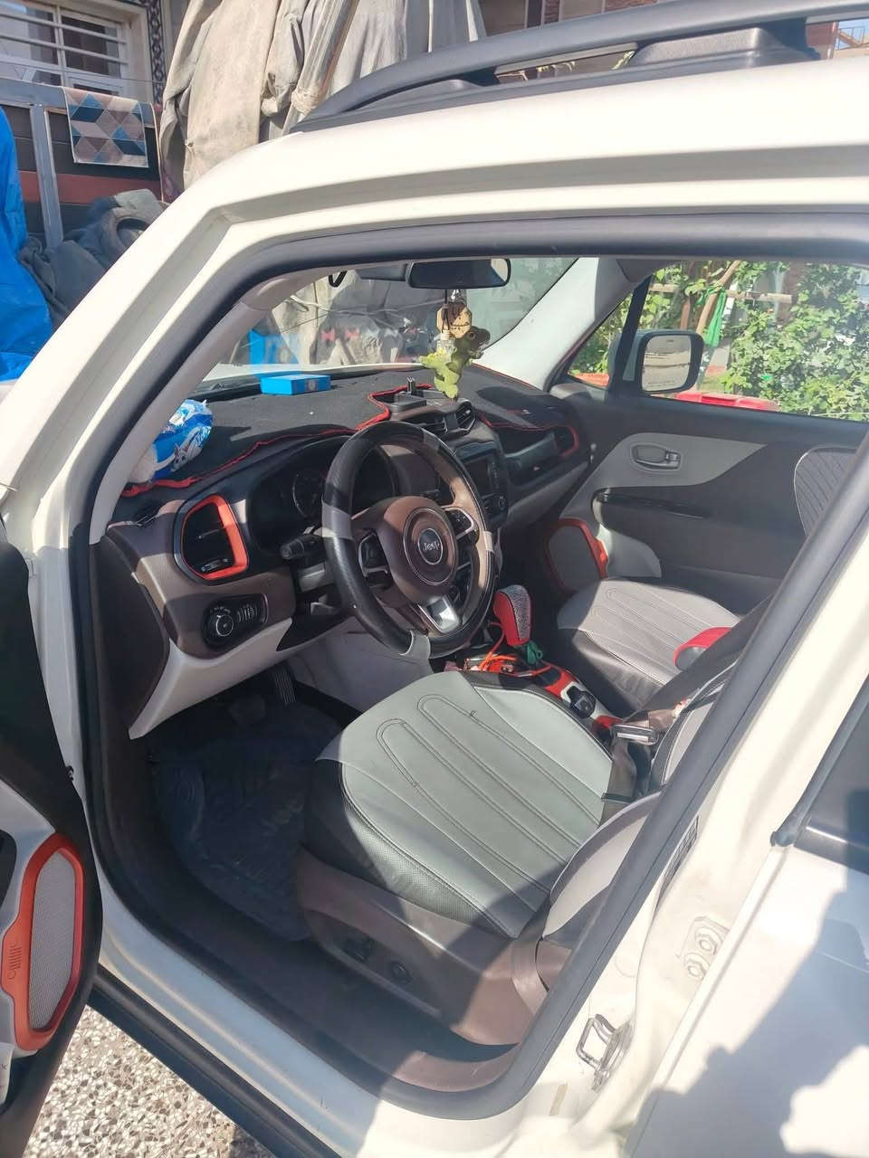 سلام عليكم
للبيع جيب رنجيد2015
السعر (105) وبيه مجال 
بيه حادث جهه اليمنى التاير الخلفي وحادث للعراق جاملغ اليسرى
محرك 2400
مكانه بغداد
موصفات بصمه شاشه كامره هندبيرك بصمه 
تخم تاير جديد صدر جديد
مراسله خاص


**إذا كنت صاحب هذا الإعلان وتريد حذفه لأي سبب، رجاءا أرسل رسالة إلى الدعم الفني**