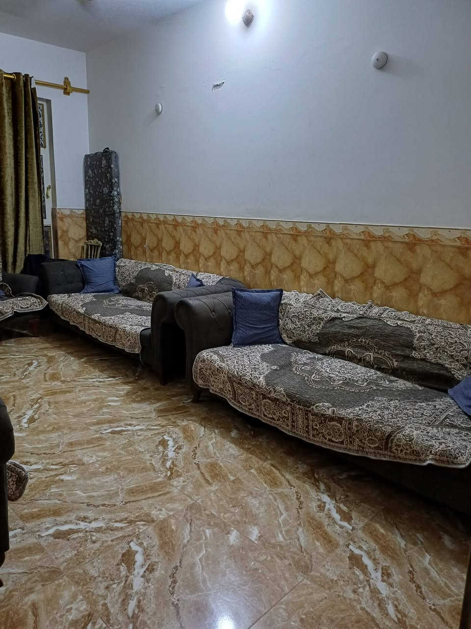 صالح للاستخدام بالمواكب والحسينيات 📢
طقم قنفات كامل مستخدم (بي تعب مو جديد) للبيع بسعر مناسب جداً.
يخدمكم هواي بالمواكب 
السعر مناسب جداً
العنوان حي ميسان
للاستفسار الاتصال علئ الارقام:
***********
واتساب
***********
