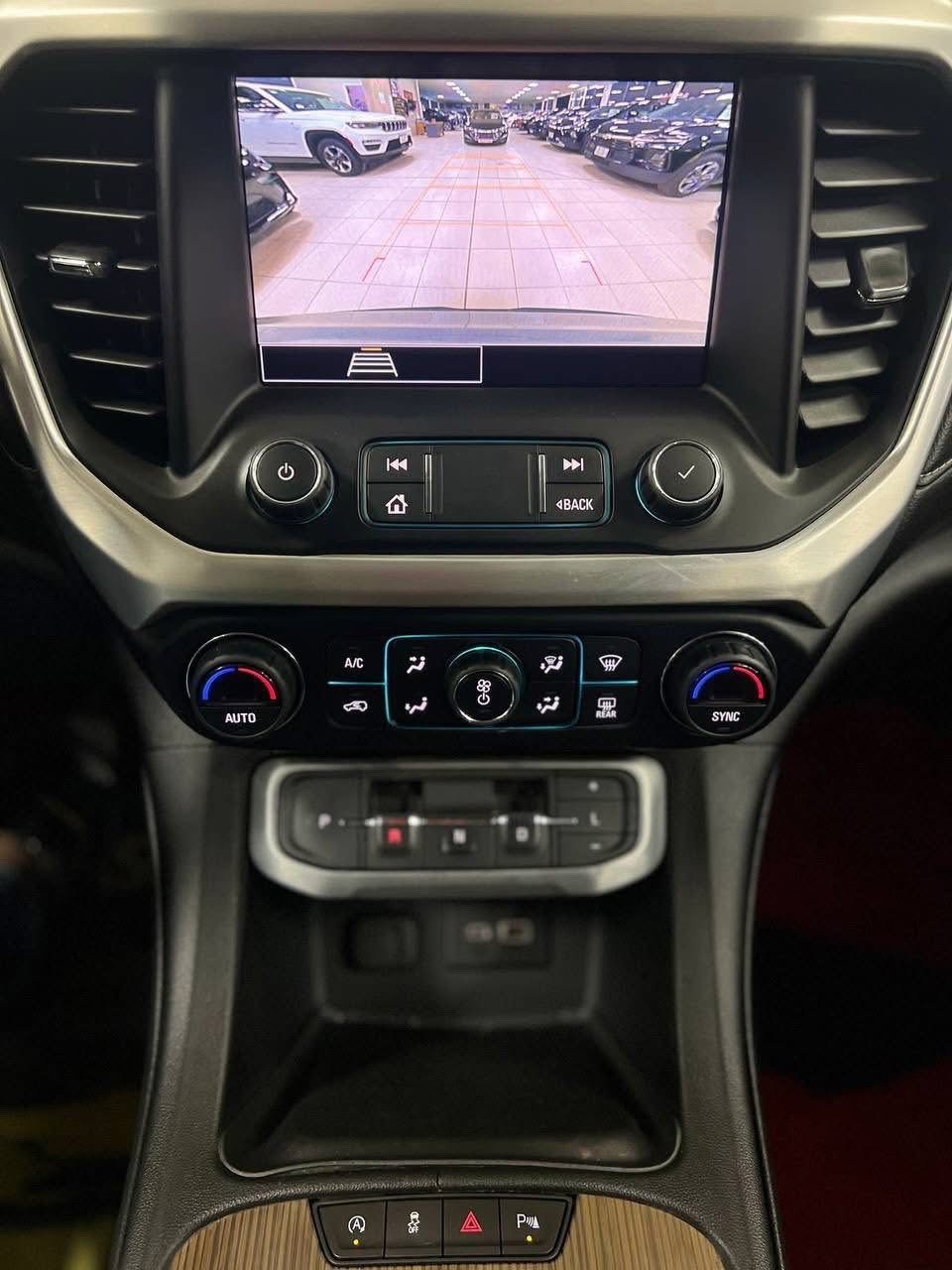 _____________________________
✅اسم السيارة : جي ام سي اكاديا SLE
✅الموديل :  2021 
✅رقم السيارة : رقم اربيل تحويل ملكية او وكالة حسب الرغبة 
✅الضرر : الجاملغ الامامي الايسر و البنيد 
✅عداد المسافة : 98  الف كيلو 
✅الايرباكات : بدون ضرر ايرباك
_____________________________
🔻1-حجم المحرك 6 سلندر 3600
🔻2-ويل كب حجم 20 مع طقم تايرة 🔻بحالة ممتازة 
🔻3-بصمة ابواب و بصمة تشغيل و تشغيل 🔻عن بعد 
🔻4-لايتات زينون عالي ناصي اصل   
🔻6-كشافات دعامية 
🔻7-حساسات امامية خلفية اصل 
🔻8-اشارات في المرايا الجانبية
🔻9-رادار جانبي 
🔻10-جنطة كهرباء  
🔻11-غرفة السيارة مخمل اسود
🔻12-تحكم كهربائي لمقعد السائق 
🔻13-تحديد مسار
🔻14-رادار امامي مانع للتصادم 
🔻15-تدفئة المقاعد الامامية فقط
🔻16-تحكم ستيرن جهتين متكامل
🔻17-شاشة كبيرة الحجم للتحكم بكافة الايعازات
🔻18-كامرة خلفية 
🔻19-السيارة سبعة راكب مع 3 قطع تبريد
 



_