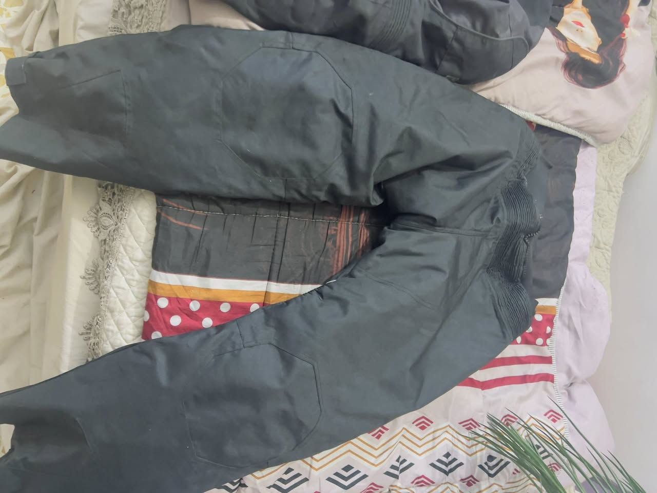 السلام عليكم قمصلة وبنطلون سيفتي كامل سعر ٥٠
بوت سعر ١٠ قماش سيفتي قياس ٤٢/٤٣
اتصال ***********
