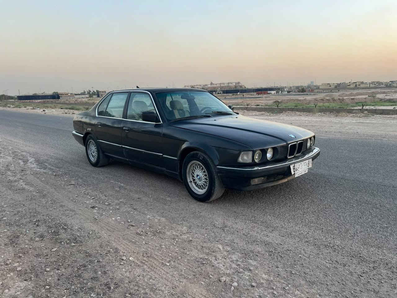 للبيع بيئم حجم 735مفتوح موديل90 بغداد مشروع وطني سنوية لغاية 28سعر 40$رقم موبايل ‏‪***********‬‏كير اوتوماتيك محرك وكير مكفولات دواخل نضيفة كهربائيات كله شغالة ويل خلية تخم تايرات جدد سيارة  لاضربة ولاتبديل ولاخياس حدادية امامي خلفي جديد مكاني بغداد
