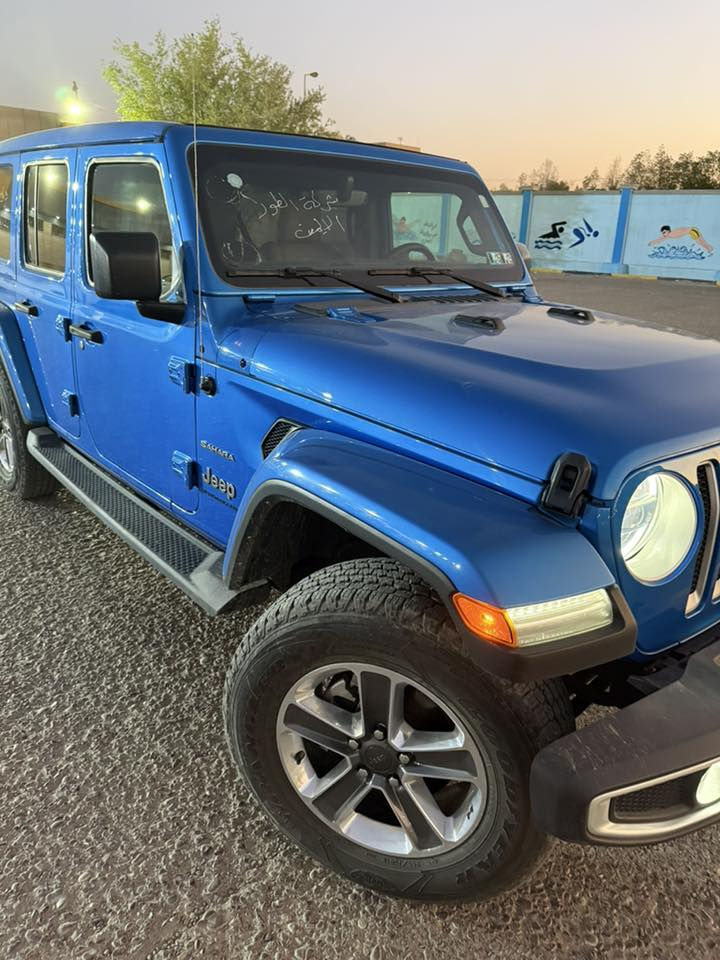 السلام عليكم 
 جيب رانكلر 2023 
للبيع او مراوس 
مكينه 2000 تيروبو
  4 سلندر 
فول مواصفات 
السياره نضيفه 
حادثها بسيط جاملغ وباب خلفي جهة السايق 
واتساب ***********
