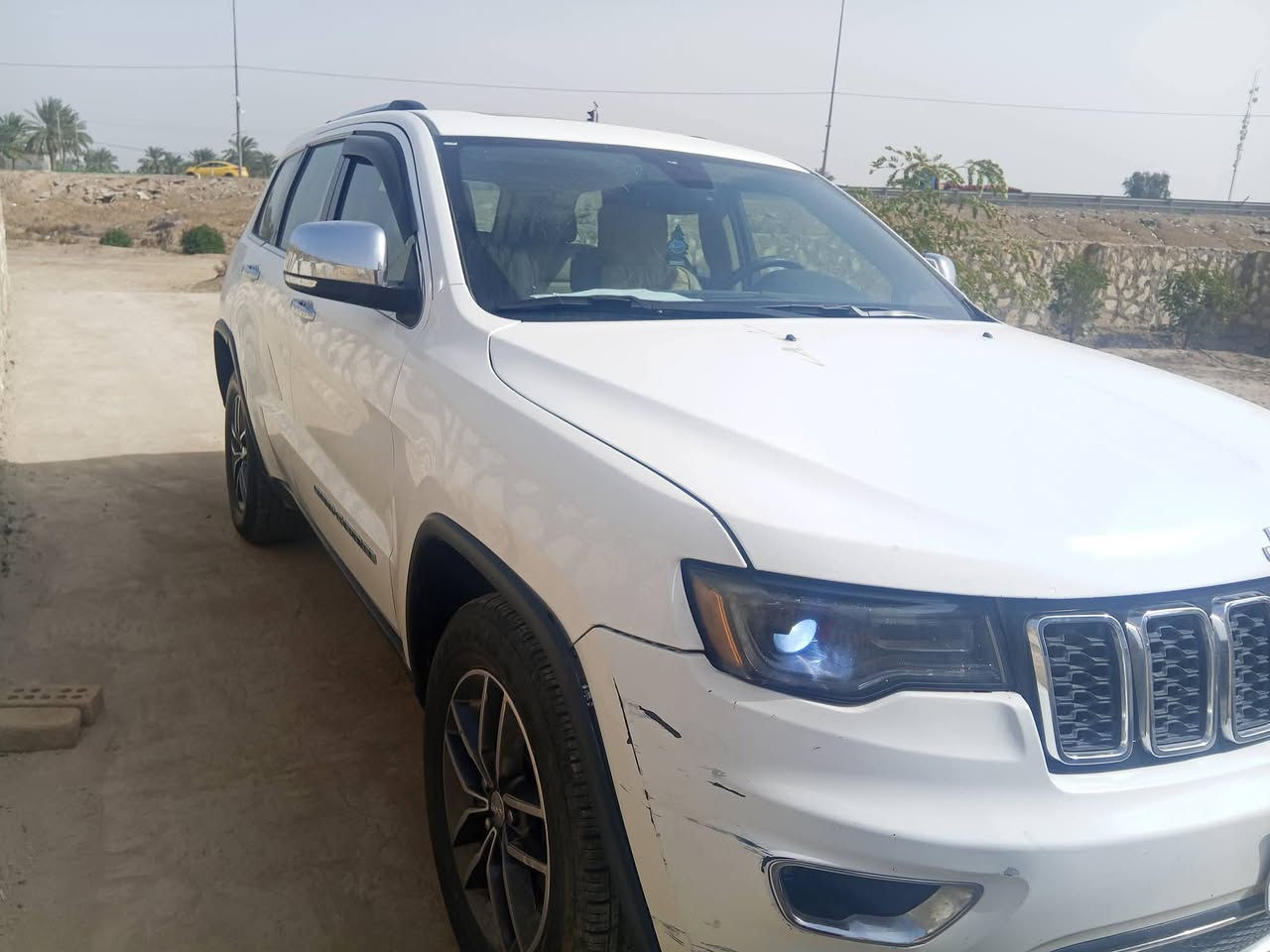 بسم الله الرحمن الرحيم السلام عليكم ورحمة الله وبركاتة 
النوع ♕ جيب كراند شيروكي لمتد // الضرر جاملغ + بونيد حادث تقريباًقوي. بسسسسس شرططط شرططط.  بدون دواخل.  او.شواصي ++ بل عراق نص باب خلفي ++ جاملغ بدون ضربه بدون ضربه بل عراق 
المواصفات 
1/ بونرماا 
2 رادر امامي خلفي   
3/ جنطه كهرباء 
 4/  تشغيل عن بعد 
5/ترحيب ذكي  
6/ اشاير مري 
7/ كشنات كهربائية او تدفئه او تبريد 
8 / بصمتين ابواب 
9//// ارقى سياره بل عالم 😂😂
بعد بيه اهوايه مواصفات معروفه 
سعر مناسب. 
‭0771 163 3010‬ 
العنوان بابل حله محاويل.
