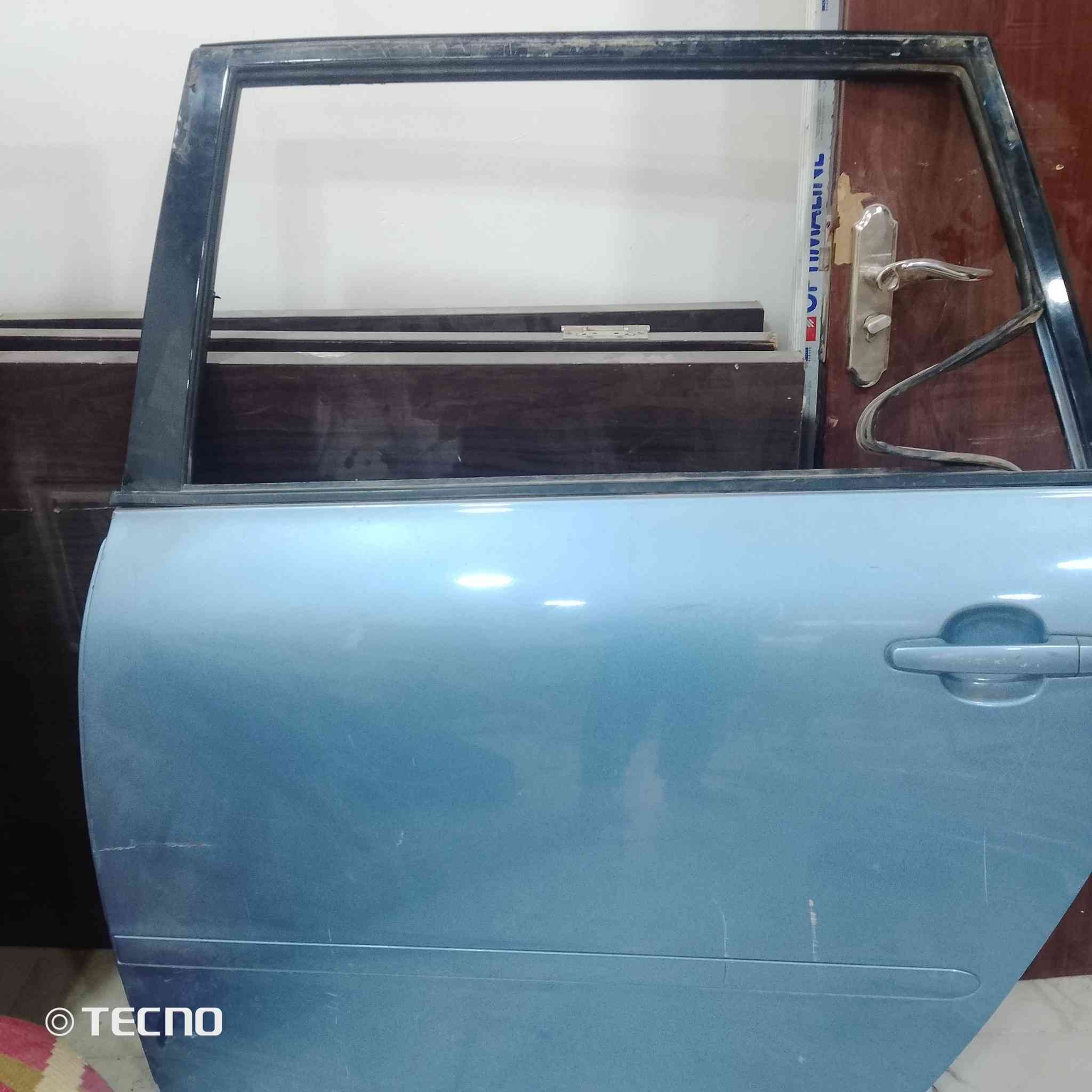 السلام عليكم اهذني البيع السعر خاص المكان ناصريه حي الشهداءرقم ***********
