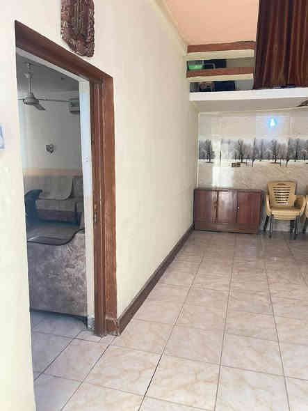 السلام عليكم
دار المساحه800م
طابو زراعي سند 25تحويل مباشر
مكان حله ورديه داخل 
قرب الامام سيد موسى 
الدار يتكون غرفتين وهول ومطبخ وستقبال
خدمات كامله تبليط للباب 
من يرغب بلشراء الاتصال برقم 
***********
السعر130 قابل للتفاوض
