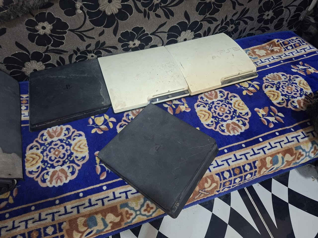 ابيع شلع او قطعه
بلازمات عدد 4 حجم 32
حجم 43 عدد 3
حجم 50  1
بلي فور عدد 3 واحد منهن مهكر
بلي ثري 2
يو بي اس عدد 8 
عدد القطع 21
بيع شلع بمليون و300قفل
تطلع القطعه عليك ب 62 الف 
هذا رقمي واليحب يتصل
***********
مكاني بغداد
