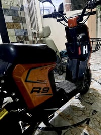 للبيع دراجة شحن R9  نظافة فول ومابي أي نقص  السعر ٤٠٠ وبي مجال  077113...