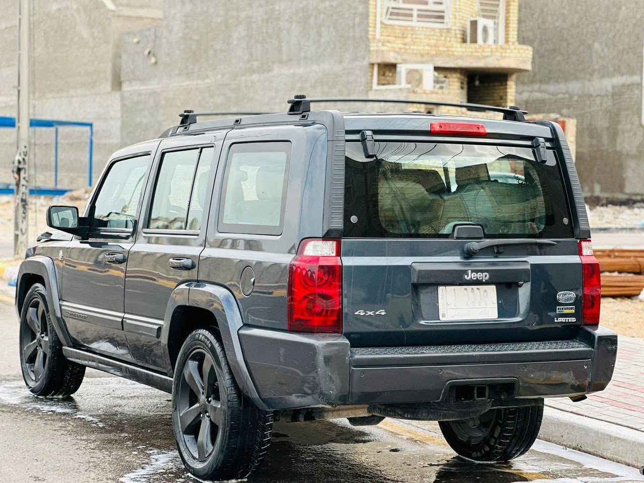 سلام عليكم جيب كومندر موديل 2007 السعر 80 وبي مجال مكفوله من ضربه بيه مكانات صبغ جماليه فول موصفات مكينه V8 كشنات جلد 3قطع تبريد صندوك كهربائي سبعه راكب 3 فتحات بلقماره كشنات تدفئه تبريد كشن كهربائي  مكينه وكير كفاله تخم تاير حداديه تبريد ثلج رقم بغداد تحويل مباشر للستفسار ***********
