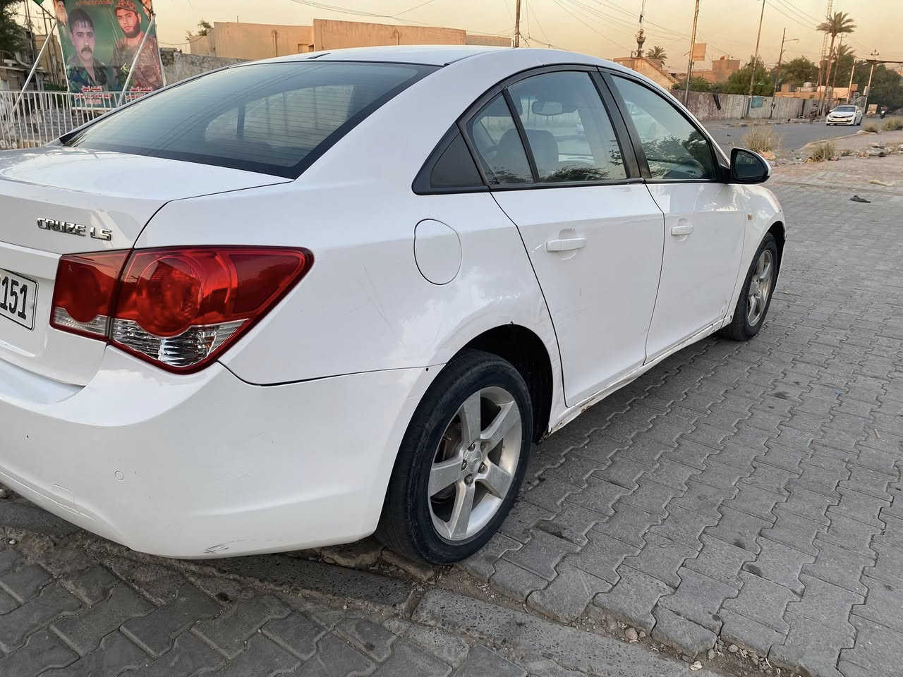 السلام عليكم 
شوفرليت كروز LS
2009
رقم بغداد  انكليزي  بسمي 
محرك وكير كورلا 
تبريد شغال
صدر نظيف
تايرات نص عمر 
باتري جديد 
السياره بيها طخات بدون ضربه قويه ولاصبغ
للبيع فقط 
السعر 55 ورقه 
مكانها بغداد 
***********
