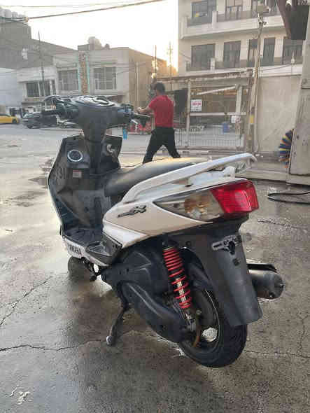 السلام عليكم 
النوع :- سكنس فحل 
الون:- ابيض 
الفئه :- نوزل - خطين 
المحرك :- كفاله عامه 
الكفرات :- بيها ملاحظات 
لايت :- ليد + دبل إشاره 
تايرات :- جدد 
~~~~~~~~~~~~~~~~ 
مكان :- بغداد 
السعر :- 735 الف وبيها مجال 
للاستفسار 
*********** 
واتساب ***********
