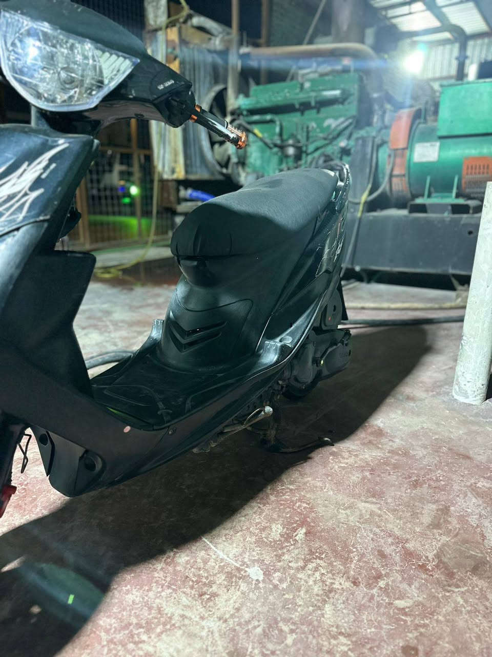 سلام عليكم ماكس عدله لبيع بلادي كلها من لطول لطول سلف كابريتر صليات مختمه ختم واحد ويه لمكينه بلادي ممفتوحه كهربائيات كلها شغاله مكاني مدينه الصدر السعر خاص او تصال***********
