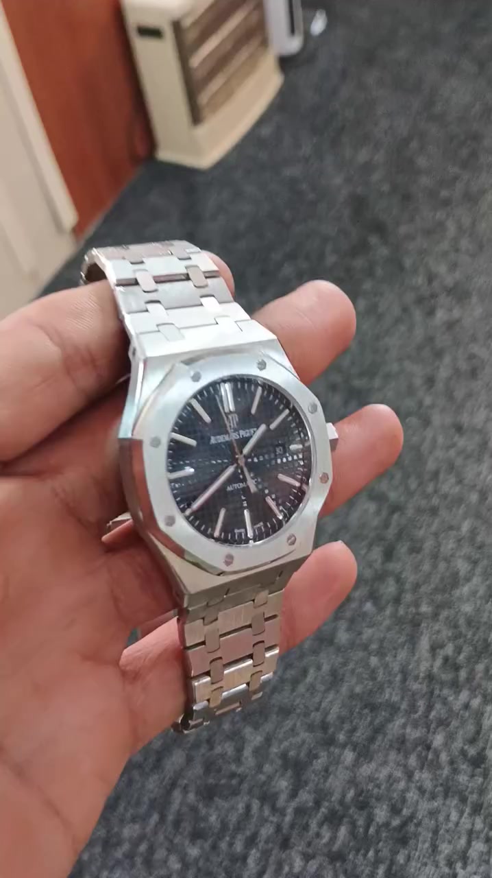 ساعه من ماركت AP مال امزون أوتماتيك فول كوالتي وختومات ضهر كشف عل تم 70 الف


**إذا كنت صاحب هذا الإعلان وتريد حذفه لأي سبب، رجاءا أرسل رسالة إلى الدعم الفني**