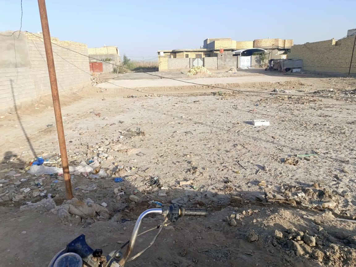 السلام عليكم قطعه 200متر زراعية للبيع  بصف الركن وجه للقبلة كهرباء بالباب وماي يصعد للتانكي بدون ماطور منطقه مرتبه ومشمولة بالتطويب 
 منطقة كشمرة قرب حي الصحفيين تبعد 100 متر عن الشارع العام مال نهر الوفاء السعر 18 وبيها مجال الله شاهد بصفها ب35 
***********
***********
