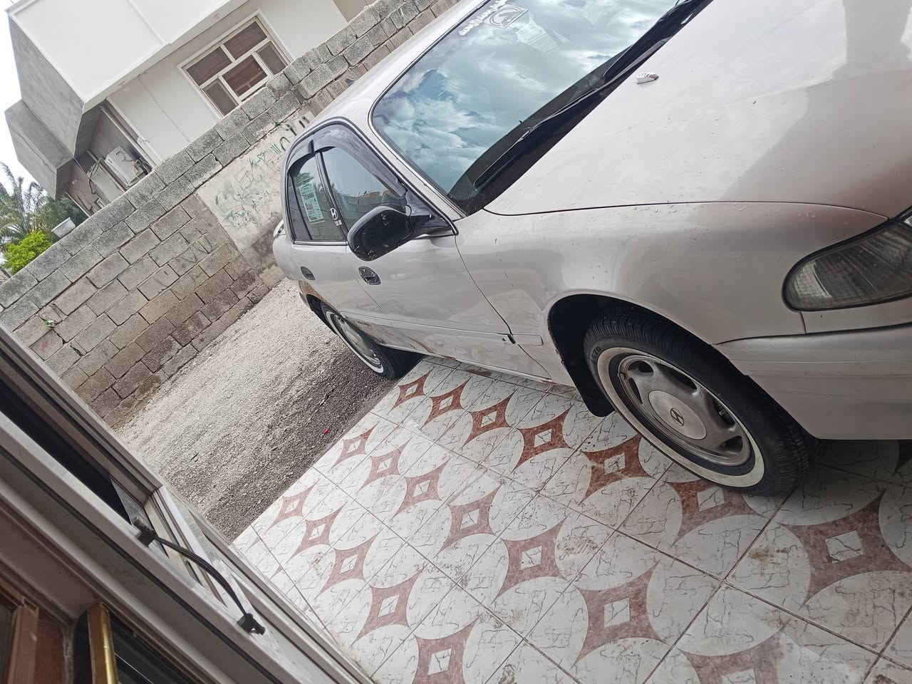 السلام عليكم اخواني الاعزاء سوناتا موديل 94 رقم دولي سنويه لغايه 30 اخواني السياره مسمكره مثل ما تشوف فقط رشه خفيفه والباقي كفاله كامله ما بيها اي نقص تبريد تدفئه كير عادي مكينه حجم 2000 كهربائيات كلها فول لا يزنون مسجل شاشه كاميرا اربع سماعات اريال كهرباء تخم تاير صدر خلفه امامي فول جام اربعه شغال اخواني السياره مال جناي للامانه ترايك وين ما تحب السعر 46 وبيها مجال حق جيتك العنوان ديالى بعقوبه قرب مديريه المرور اتصل بالرقم مدلل ***********
