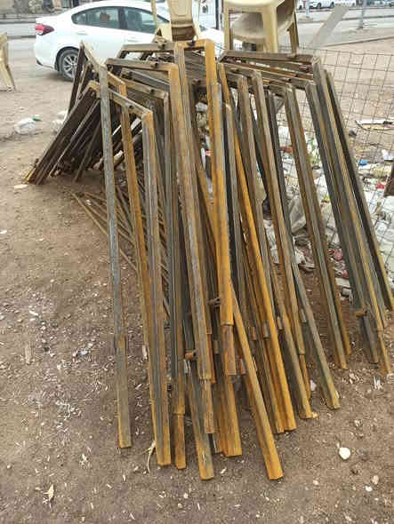 سلام عليكم اخوان 3 جوادر للبيع درجه اولى كاملام هنه وقماشهن  هاي اليوم مطرت صارن هيج بعدهن مامصبوغات جدد بعدهن مامستخدمات
  نهائآ تجي وشوفهن طول الواحد الجادر 8 وربع 
وعرضه 4 ونص  اخوان الجوادر جدد هنه والقماش  وحديد ثقيل 2 ملم 
الجادر  الواحد 5 اخواس وشغلهن درجه اولى تجي وشوفهن مكاني نجف رقمي ***********
    سعر الواحد 700 وبيه مجال
