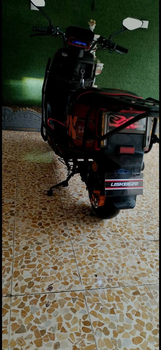 مكاني موصل لايسر 👀♥️
دراجات شحن كهربائي شركة SAW 

5 بطاريات حجم كبير 
نظام سرعه ٣ قيادات 
بك خلفي
درع حماية ١٨٠ درجه
لد امامي خلفي 
سويج وبصمه 
ملف 3000w 
دسك امامي خلفي 
السعر ٦٠٠ وبي مجال  ***********
